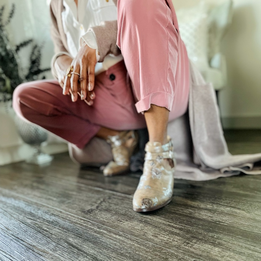 Floral Tan Ankle Booties Size 10 🍁 - Picture 4 of 11